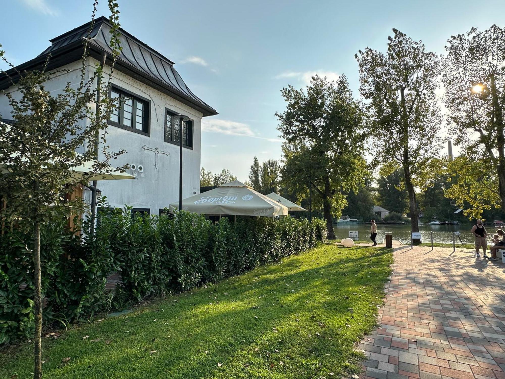 City Park Apartman Budapest Exteriör bild