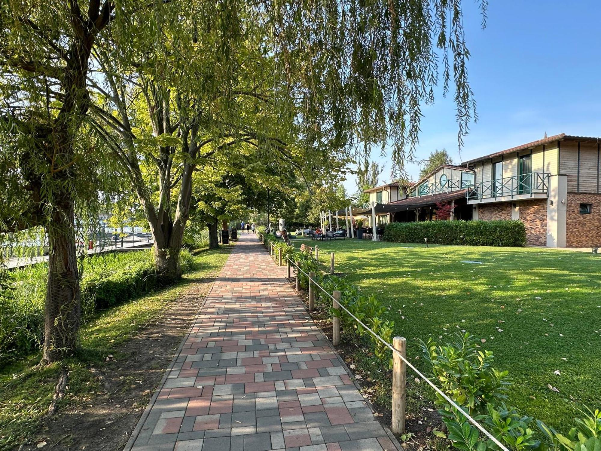 City Park Apartman Budapest Exteriör bild